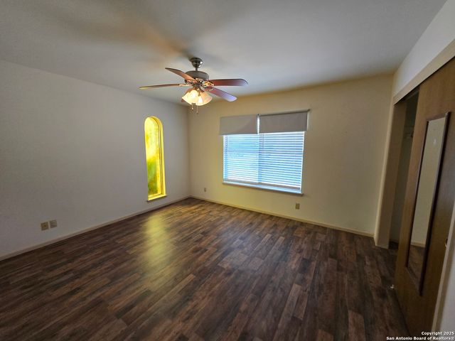 706 Golfcrest, Windcrest, TX 78239