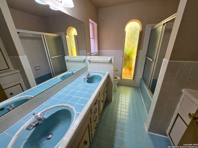 706 Golfcrest, Windcrest, TX 78239