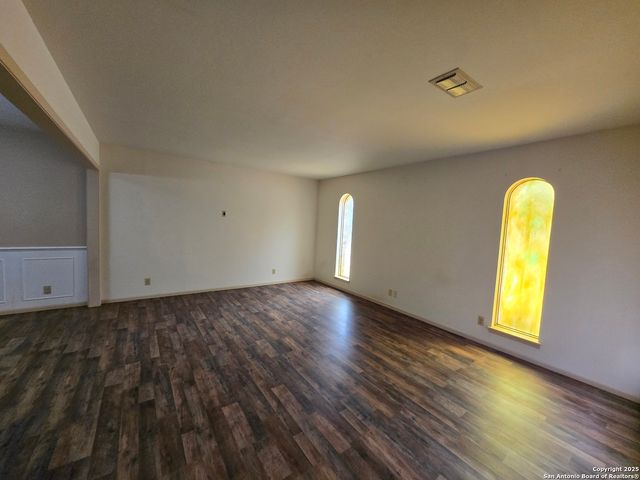 706 Golfcrest, Windcrest, TX 78239