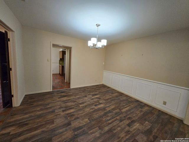 706 Golfcrest, Windcrest, TX 78239