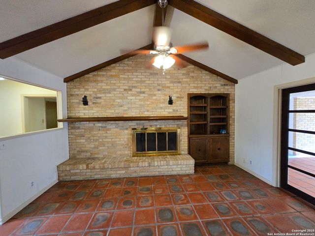 706 Golfcrest, Windcrest, TX 78239