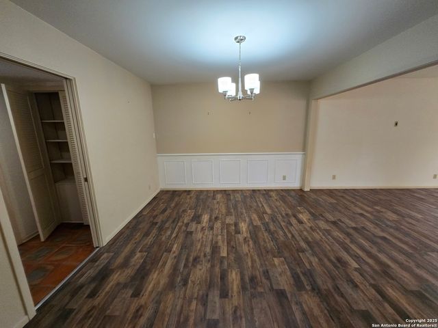 706 Golfcrest, Windcrest, TX 78239