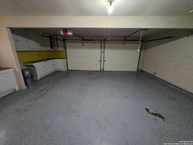 706 Golfcrest, Windcrest, TX 78239