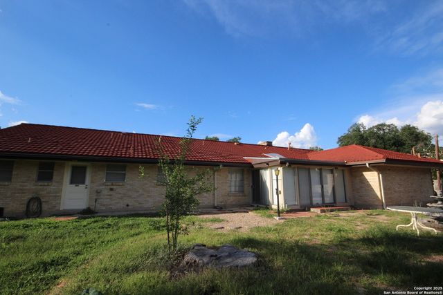 706 Golfcrest, Windcrest, TX 78239