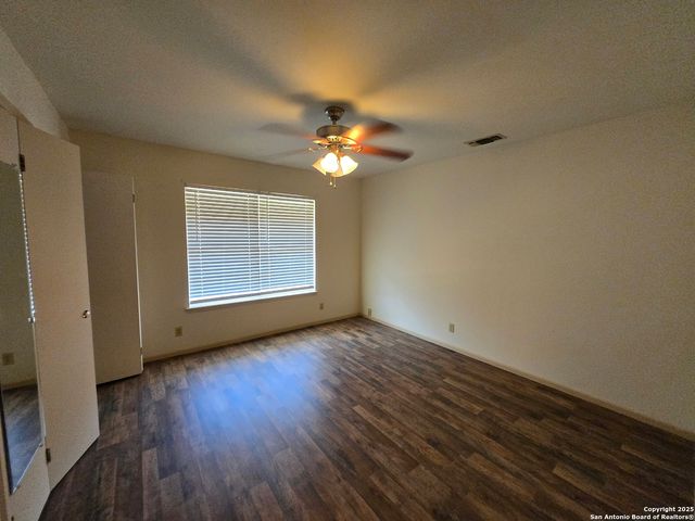 706 Golfcrest, Windcrest, TX 78239