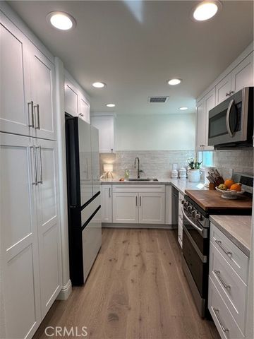 608 Poinsettia Avenue B, Corona Del Mar (newport Beach), CA 92625