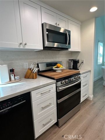 608 Poinsettia Avenue B, Corona Del Mar (newport Beach), CA 92625