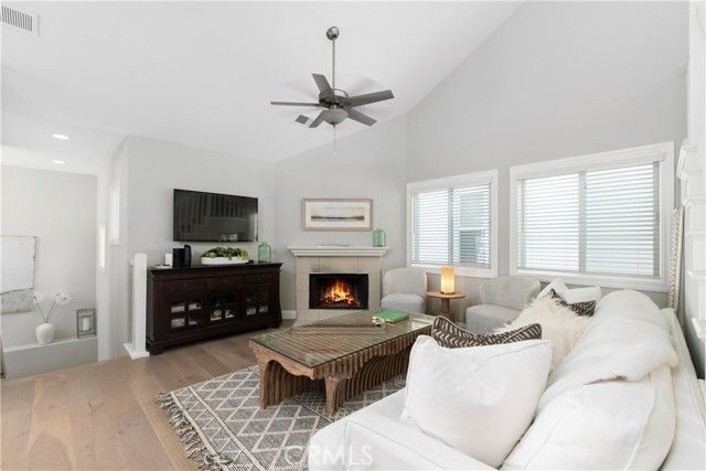 608 Poinsettia Avenue B, Corona Del Mar (newport Beach), CA 92625