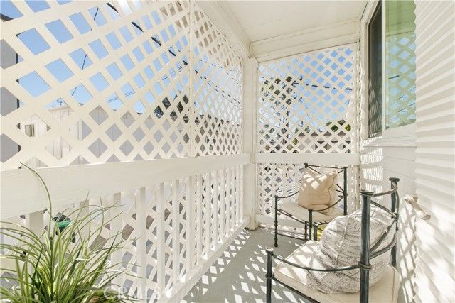 608 Poinsettia Avenue B, Corona Del Mar (newport Beach), CA 92625