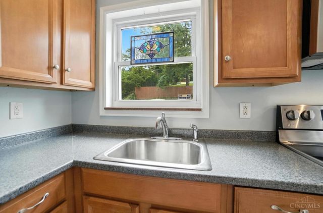 1684 Sanborn Drive, Reading, OH 45215