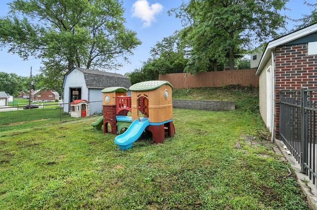 1684 Sanborn Drive, Reading, OH 45215