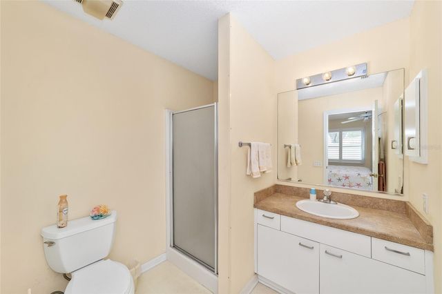 911 MEDIRA DRIVE, Lady Lake, FL 32159