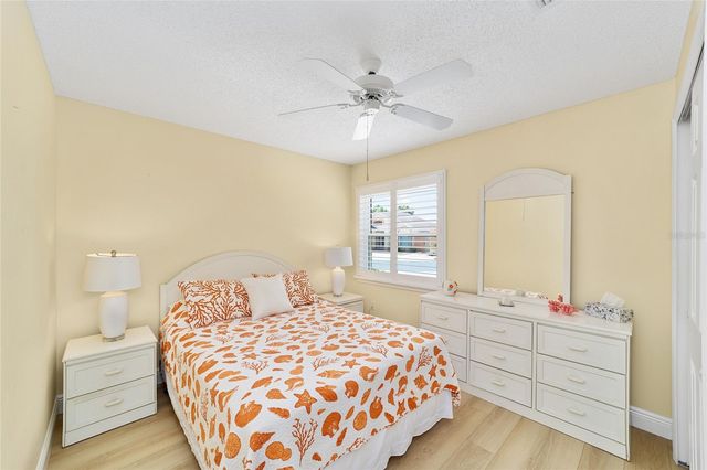 911 MEDIRA DRIVE, Lady Lake, FL 32159