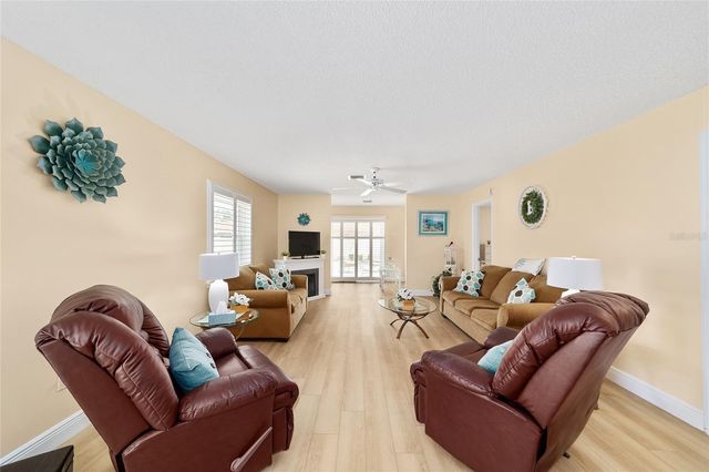 911 MEDIRA DRIVE, Lady Lake, FL 32159