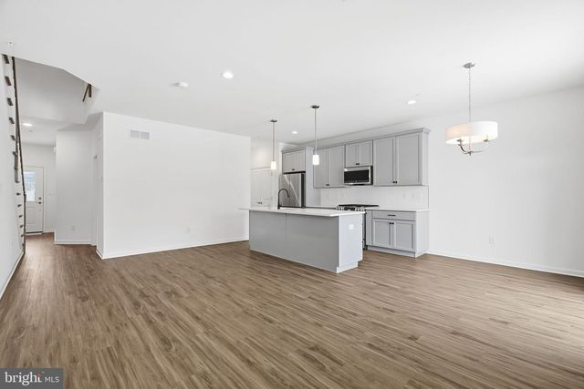 104 VIENNA BLVD, Glenmoore, PA 19343