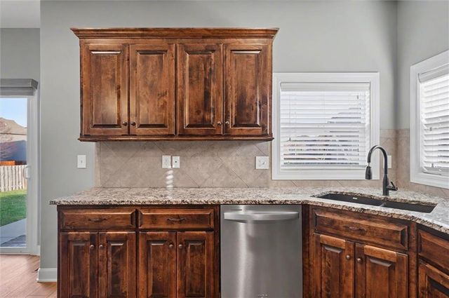 28600 W 162nd Place, Gardner, KS 66030