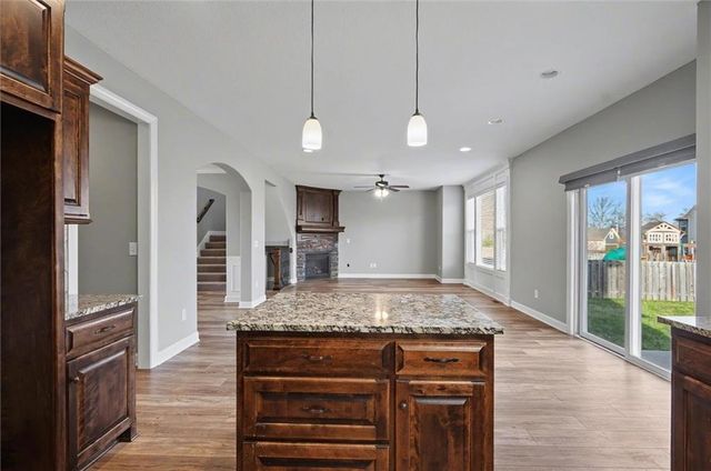 28600 W 162nd Place, Gardner, KS 66030