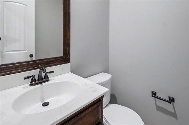 28600 W 162nd Place, Gardner, KS 66030