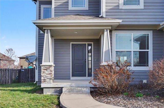 28600 W 162nd Place, Gardner, KS 66030