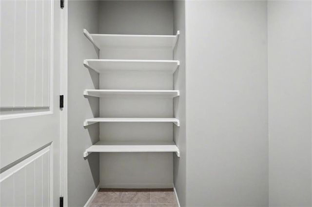 28600 W 162nd Place, Gardner, KS 66030