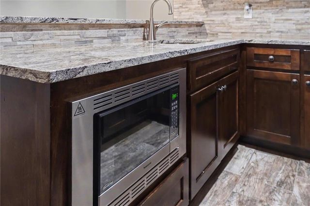 28600 W 162nd Place, Gardner, KS 66030