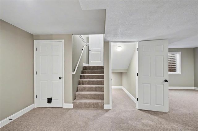 28600 W 162nd Place, Gardner, KS 66030