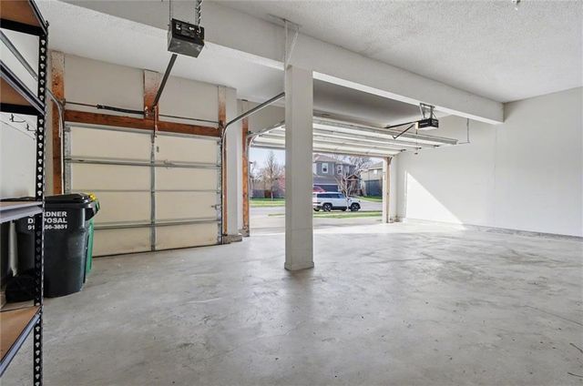 28600 W 162nd Place, Gardner, KS 66030