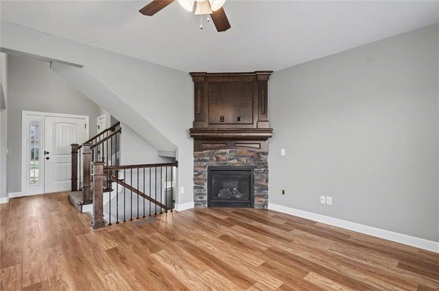 28600 W 162nd Place, Gardner, KS 66030