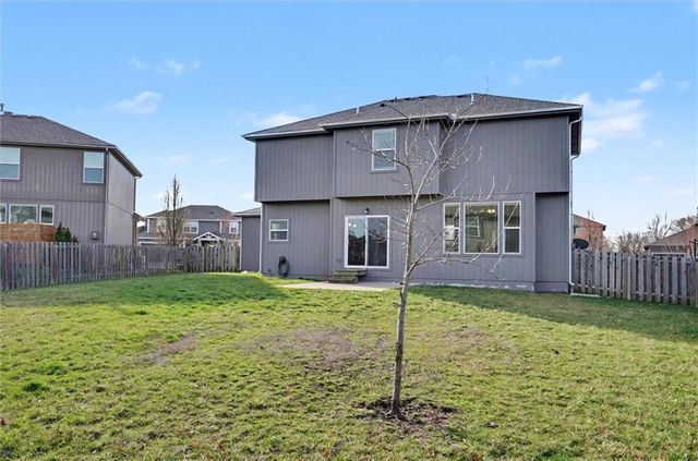 28600 W 162nd Place, Gardner, KS 66030