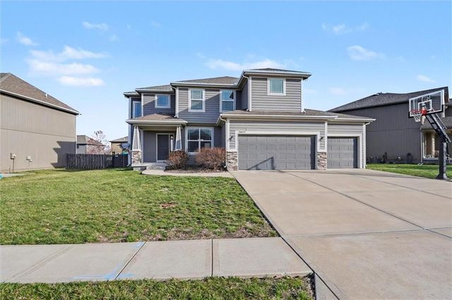 28600 W 162nd Place, Gardner, KS 66030