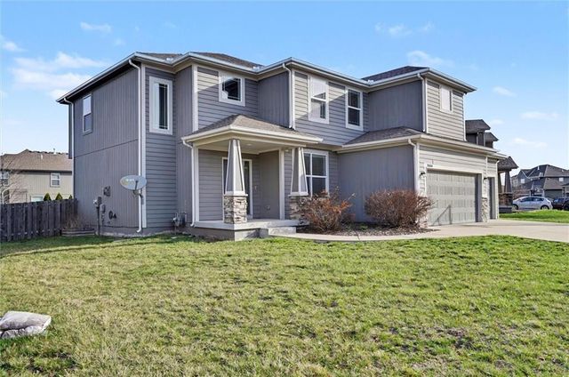 28600 W 162nd Place, Gardner, KS 66030