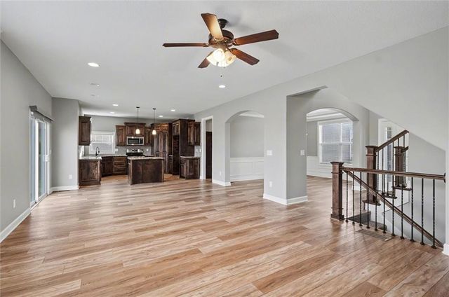 28600 W 162nd Place, Gardner, KS 66030