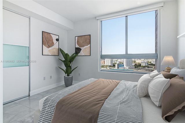 90 SW 3rd St 2408, Miami, FL 33130