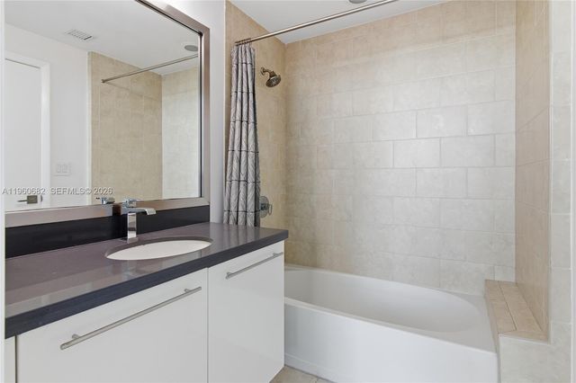 90 SW 3rd St 2408, Miami, FL 33130