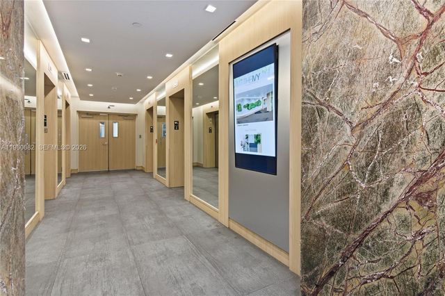 90 SW 3rd St 2408, Miami, FL 33130