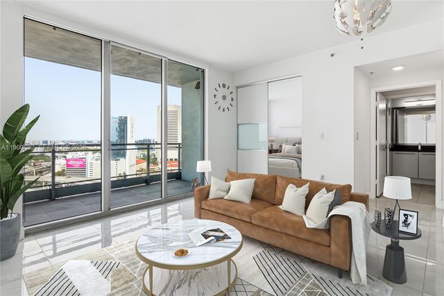 90 SW 3rd St 2408, Miami, FL 33130