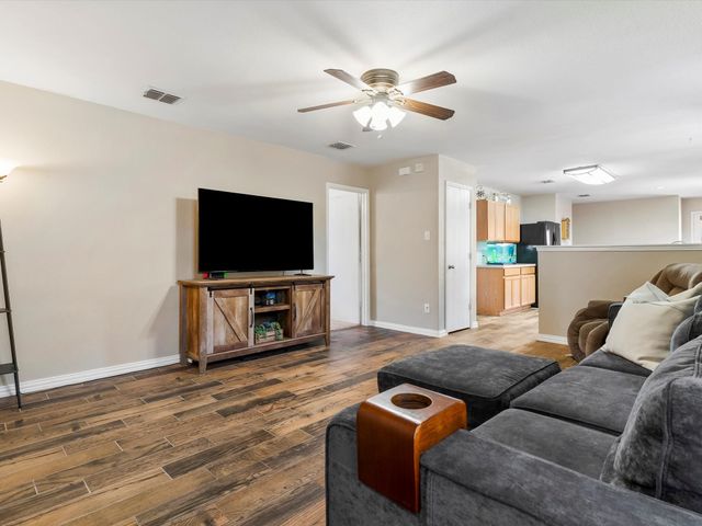 4022 Shawnee Trail, Heartland, TX 75126