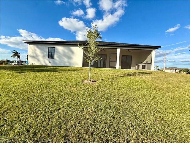 1926 NW 21st ST, Cape Coral, FL 33993