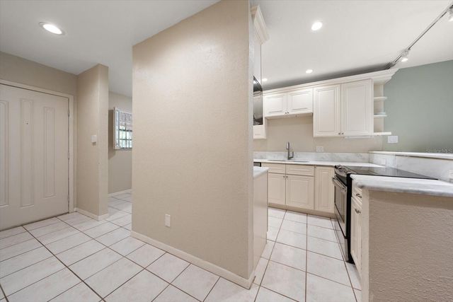 1750 BELLEAIR FOREST DRIVE B8, Belleair, FL 33756