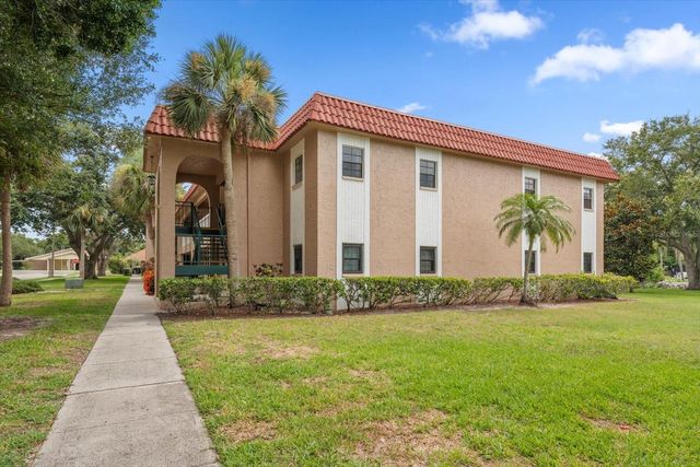 1750 BELLEAIR FOREST DRIVE B8, Belleair, FL 33756