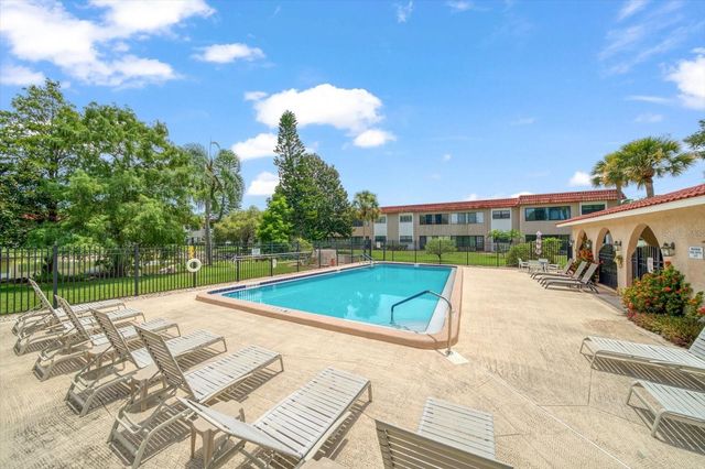 1750 BELLEAIR FOREST DRIVE B8, Belleair, FL 33756