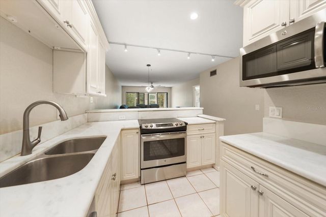1750 BELLEAIR FOREST DRIVE B8, Belleair, FL 33756