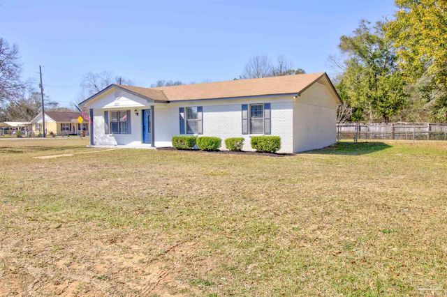 5125 Central Dr, Pace, FL 32571