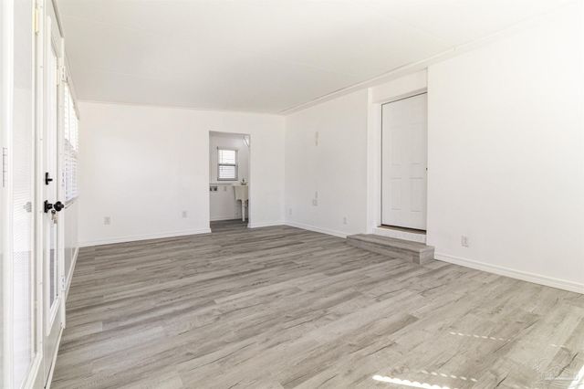 5125 Central Dr, Pace, FL 32571