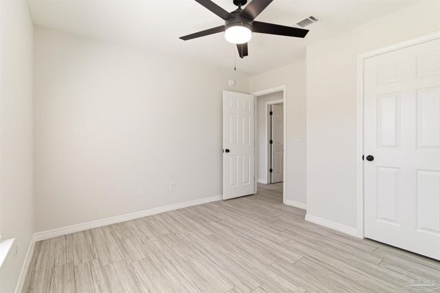 5125 Central Dr, Pace, FL 32571