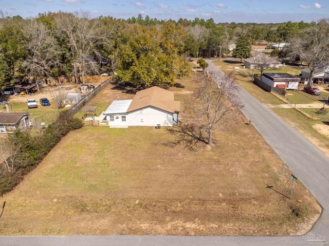 5125 Central Dr, Pace, FL 32571