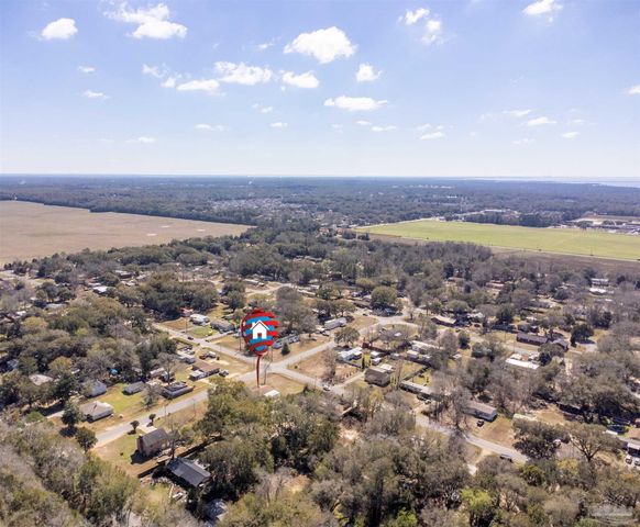 5125 Central Dr, Pace, FL 32571