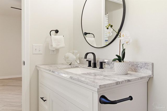 5125 Central Dr, Pace, FL 32571