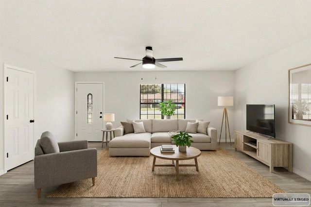 5125 Central Dr, Pace, FL 32571