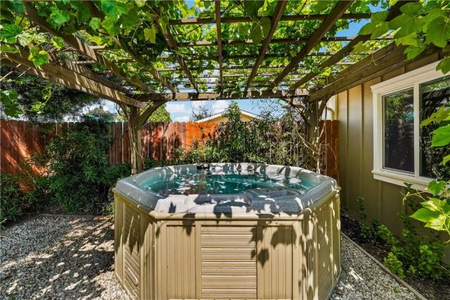 8211 Quartz Avenue, Winnetka, CA 91306